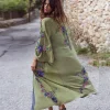 Boho Long Kimono – Floral Embroidery & Flare Sleeves for Resort Days
