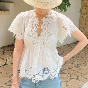 Boho Blouse - Floral Eyelet Lace & V Neck for Summer Days