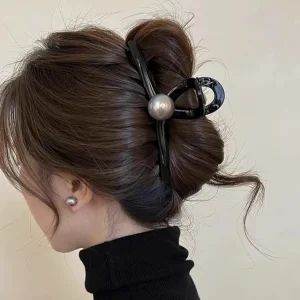 Vintage Black Pearl Hair Claw Clip for Effortless Everyday Elegance